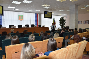 В среду, 18 марта, в городской администрации заведующий кафедрой ИнОУП профессор Фионова Людмила Римовна провела обучающий семинар для муниципальных служащих